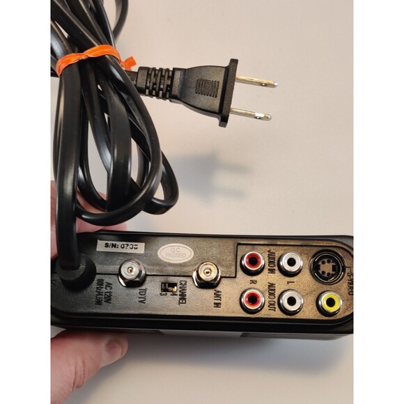 Philips SWS2103W/17 120V 60Hz 4.5W RF XBox WII DVR Gamer Audio Video Modulator - Picture 4 of 7